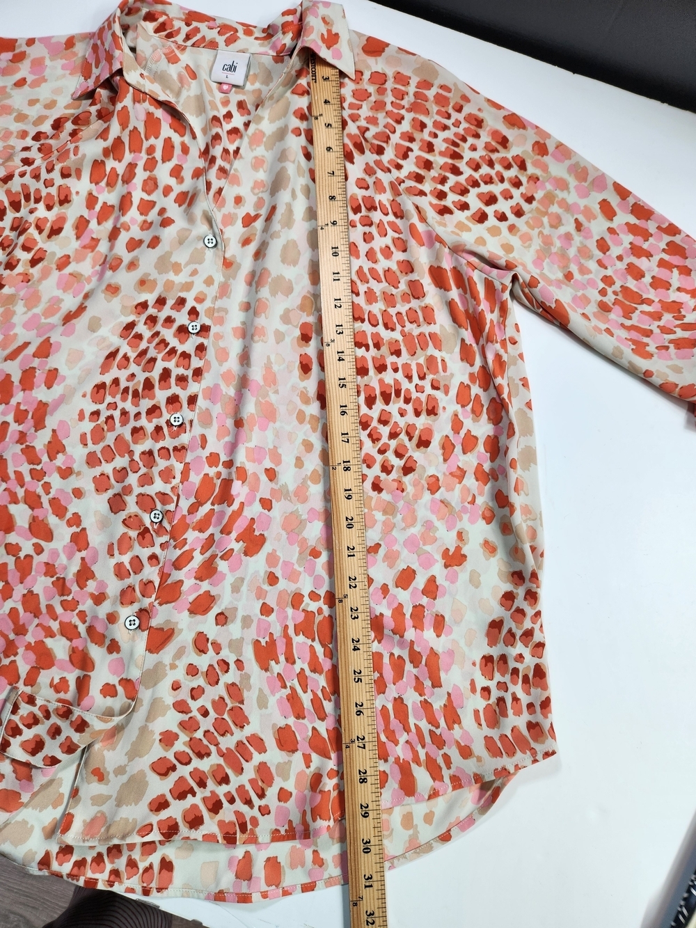 Cabi Style 6081 Animal Print Button Front Blouse Size Large Peach Coral Neutral - Picture 11 of 12